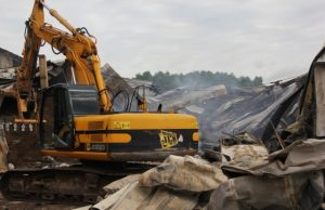 Sudegė kuro granulių gamybos cechas ir dauguma jo įrengimų. D. Zibolienės nuotr.