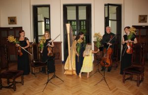 Nuskambėjus paskutiniems koncerto akordams plojimu klausytojai padėkojo muzikantams