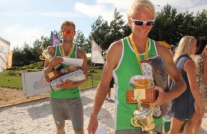 Rytų Europos paplūdimio tinklinio vyrų čempionate nugalėjo latviai Čempionato nugalėtojai Tomas Smedins ir Reinis Pekmanis. D. Zibolienės nuotr.