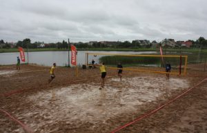 Tinklinio aikštelės nespėjo išdžiūti