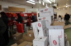 Suvalkų mėsos produktų parduotuvėse produkcijos dėžės jau tuščios. D. Zibolienės nuotr.