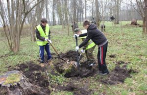 Jaunųjų šaulių atstovai (iš kairės) Airidas Zilbergas