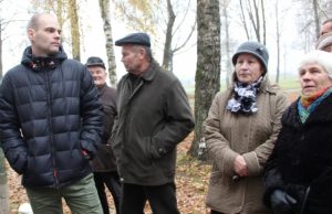 Taikos gatvės 1 namo gyventojai apie renovaciją daugiau tikėjosi sužinoti iš techninio prižiūrėtojo Juliaus Dailidėno. D. Zibolienės nuotr.