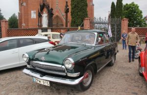 Rokiškėno Valdo Šeškaus blizganti "Volga" vos keliais metais vyresnė už jį patį. D. Zibolienės nuotr.