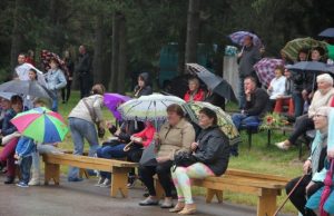 Joninių šventės dalyvius išbaidė lietus. J.Berniūnaitės nuotr.