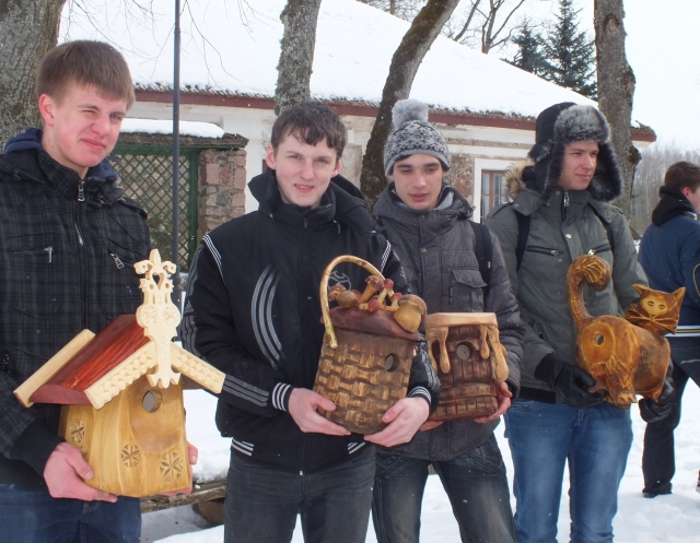 Ypač originalūs Juozo Tumo-Vaižganto gimnazijos moksleivių sukurti inkilai. A.Minkevičienės nuotr.