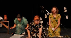 Klaipėdos teatro "ReBus" spektaklis "Grįšiu..."