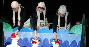 Bajorų kultūros centro lėlių teatras "ČIZ".