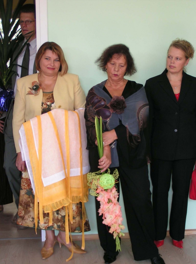 „Linelio“ direktorė Aldona Jakšienė (viduryje) sunerimusi dėl darželio ateities.