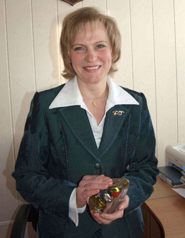 Dalia Janulienė parodė prieš daugelį metų kliento dovanotą stiklo dirbinį