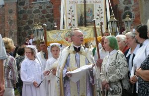 Kanauninkas Juozas Janulis švenčia kunigystės keturiasdešimtmetį. Redakcijos archyvo nuotr.