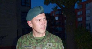 Išminuotojas Artūras Januška nuramino Kauno gatvės gyventojus - rastoje minosvaidžio minoje sprogstamųjų medžiagų nėra. D.Zibolienės nuotr.