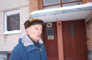 Jaunystės g. 11 A namo gyventojas Jonas Valskis sakė pritaręs kiemo apšvietimui