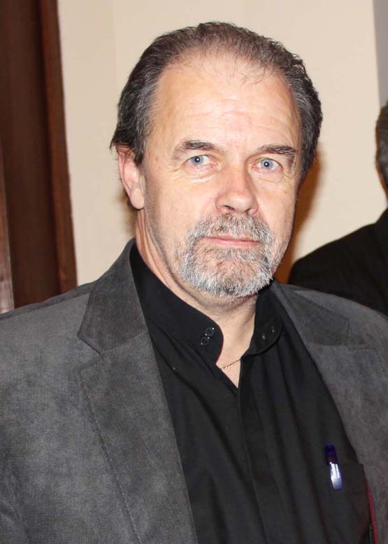 Gydytojas chirurgas Viktoras Jencius. Gydytojas chirurgas Viktoras Jencius.