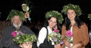 Jonams ir Janinoms linkėta ilgiausių metų.  D.Zibolienės nuotr.