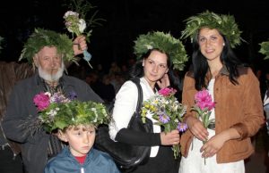 Jonams ir Janinoms linkėta ilgiausių metų.  D.Zibolienės nuotr.