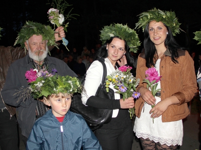 Rokiškėnai tradiciškai renkasi švęsti Jonines prie  Rokiškio ežero. D. Zibolienės nuotr.