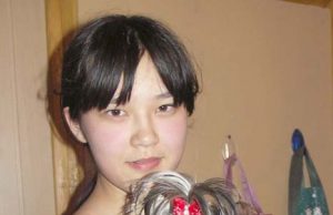 Eleonora Jugai namuose augina triušius