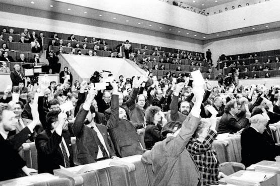 Už Lietuvos nepriklausomybės atkūrimą balsavo ir Rokiškio rajone išrinkti Aukščiausiosios Tarybos nariai. Redakcijos archyvo nuotr.