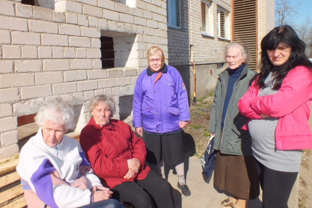 Tekstilininkų gatvės 7–ojo namo gyventojai nebežino kur kreiptis.