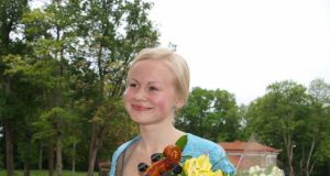 Smuikininkė Julija Kalačiovaitė.