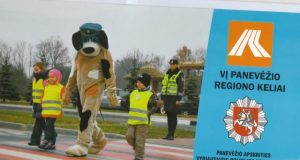 VĮ „Panevėžio regiono keliai“ ir Panevėžio apskrities vyriausiojo policijos komisariato 2012 m. sieninis kalendorius.