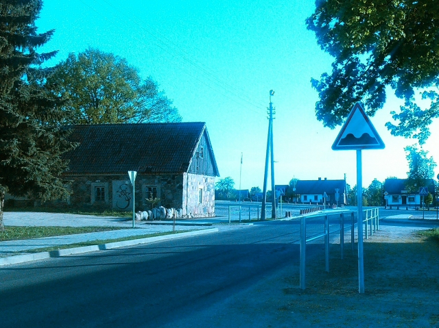 Nuo šiol Kamajuose greitį lėtina net ir kelių chuliganai. S.Vitkienės nuotr.