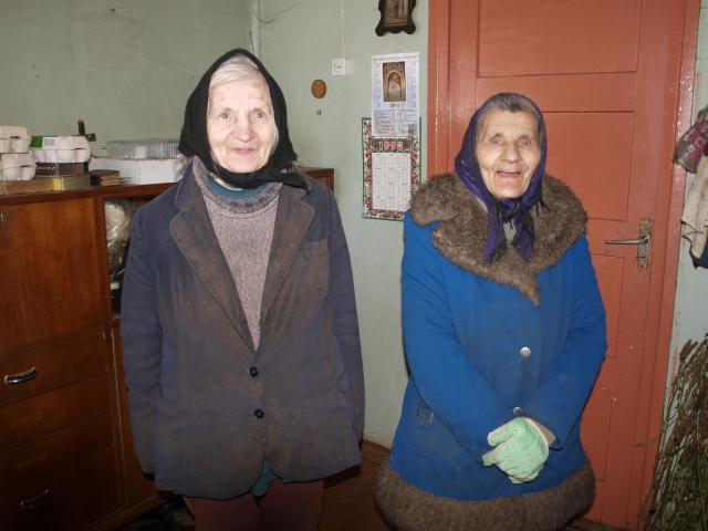 Senutės Bronė (kairėje) ir Stasė Balaišytės į valdiškus namus nenori
