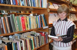 Į biblioteką – raštų skraistėms ir servetėlėms Anot bibliotekininkės Ritos Michailovskienės