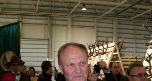 Už darnią miškininkystę parodos medalis įteiktas Rokiškio urėdui Rimantui Kapušinskui. K.Kuodžio nuotr.