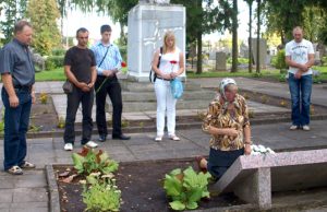 Iš Rusijos atvykusios N.Tulupovos susitikimą su tėvu stebėję žmonės vos galėjo sulaikyti ašaras.