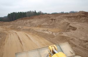 Kol kas iš karjero su smėliu ir žvyru išvežamas auksas naudojamas namams statyti