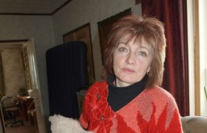 Po švenčių maratono – rūpestis dėl naujų kailinių Siuvėja Beata Karolienė ne primą kartą puošia vyriausiąjį Lietuvos Senelį Kalėdą. D.Zibolienės nuotr.