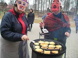 Kavoliškėnų Užgavėnės ir pagrindinis patiekalas - blynai. GR archyvo nuotr.