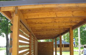 Subjaurota Kavoliškio autobusų stotelė.