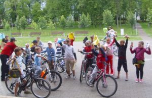 Atostogaujantys vaikai dalyvavo sveikatingumo šventėje. D.Janulienės nuotr.