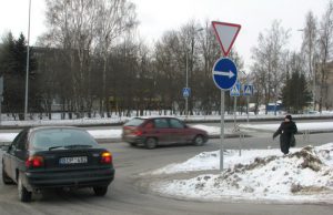 Ženklų painiava ne kartą sukėlė ginčų tarp vairuotojų