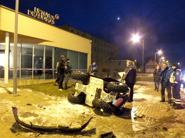Avarijos vietoje. Redakcijos archyvo nuotr. Avarijos vietoje. Redakcijos archyvo nuotr.