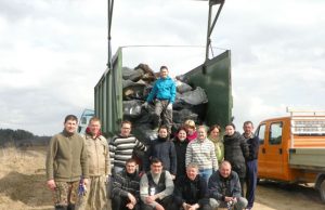 Per 5 val. talkininkai pririnko 24 kub. m šiukšlių. G.Kilkutės nuotr.