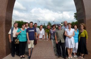 Rokiškio 3-osios vidurinės mokyklos (dabar J. Tumo-Vaižganto gimnazijos "Romuvos" padalinys 11 a klasės susitikimas po 36 metų (1976 m. laida). 2014 m. rugpjūčio 9 d. D. Uldukienės nuotr.