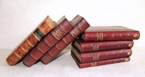 Kraštietis A.Jočys išsaugojo ir Rokiškio krašto muziejui padovanojo grafų Pšezdzieckių bibliotekos knygų. Rokiškio krašto muziejaus archyvo nuotr.