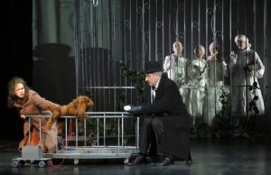 Šiaulių teatras laukia ir vaikų, ir suaugusiųjų Kaštonės scena. Artūro Staponkaus nuotr.