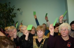 Pernai gruodį Rokiškio rajono neįgaliųjų draugijos nariai konferencijoje rinko naują valdžią. D. Zibolienės nuotr.