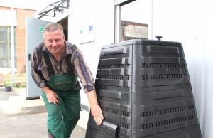 Sulaukta kompostavimo konteinerių