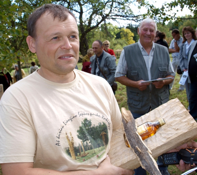 Į žemę nekasė - patikėjo muziejininkams