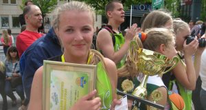 Jaunimo krepšinio turnyro „Sprite“ talentų kova“ nugalėtoja  rokiškietė Martyna Kravčenkaitė.