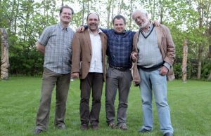 Jaunimo teatras – tarptautiniame festivalyje Vokietijoje A.Skardžius (kairėje) ir J.Krisiūnas (trečias iš kairės) su Felbacho teatro režisieriumi Gustavu Adolfu Franku (dešinėje) ir festivalio organizatoriumi Peteriu Stefanu (antras iš kairės) Rokiškyje festivalio „Trumpas sujungimas“ metu. Jaunimo teatro archyvo nuotr.