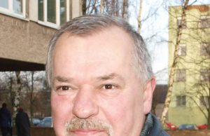 Ant ledo – pagal grafiką su bilietu ir savo pačiūžomis Augutis Kriukelis primena: susiruošei į ledo aikštelę – pasiimk savo pačiūžas ir įsidėk piniginę. Redakcijos archyvo nuotr.