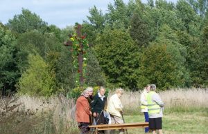 Pirmą kartą rokiškėnai meldėsi prie dvarininko Šilensko palikuonių Dūdonių pastatyto kryžiaus. Rokiškio parapijos archyvo nuotr.