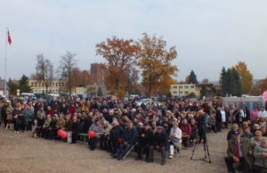 Į jubiliejinį "kermošių" iš visų kampelių sugužėjo vietiniai ir svečiai. A. Minkevičienės nuotr.